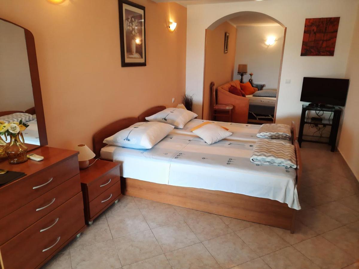Apartments Zlosilo 오라사크 외부 사진